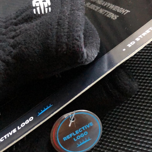 NB (L) heavy weight fleece mittens - Picture 2 of 9